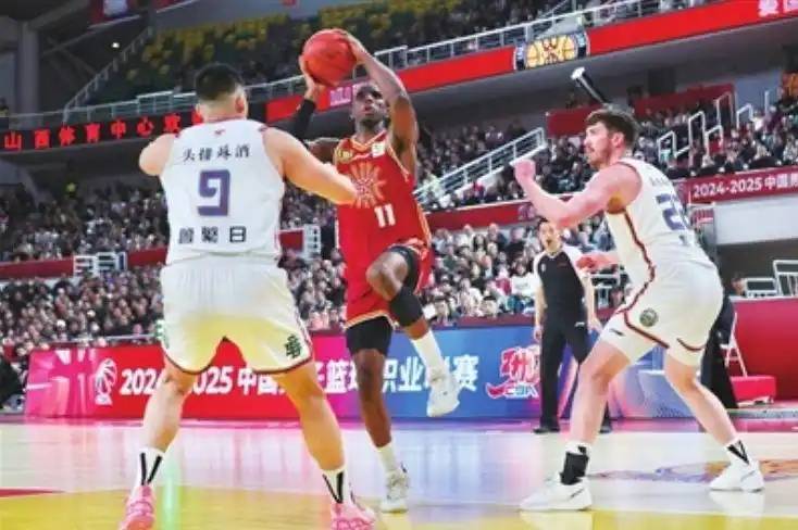 篮球职业联赛年度评选揭晓，多位球员获奖的简单介绍