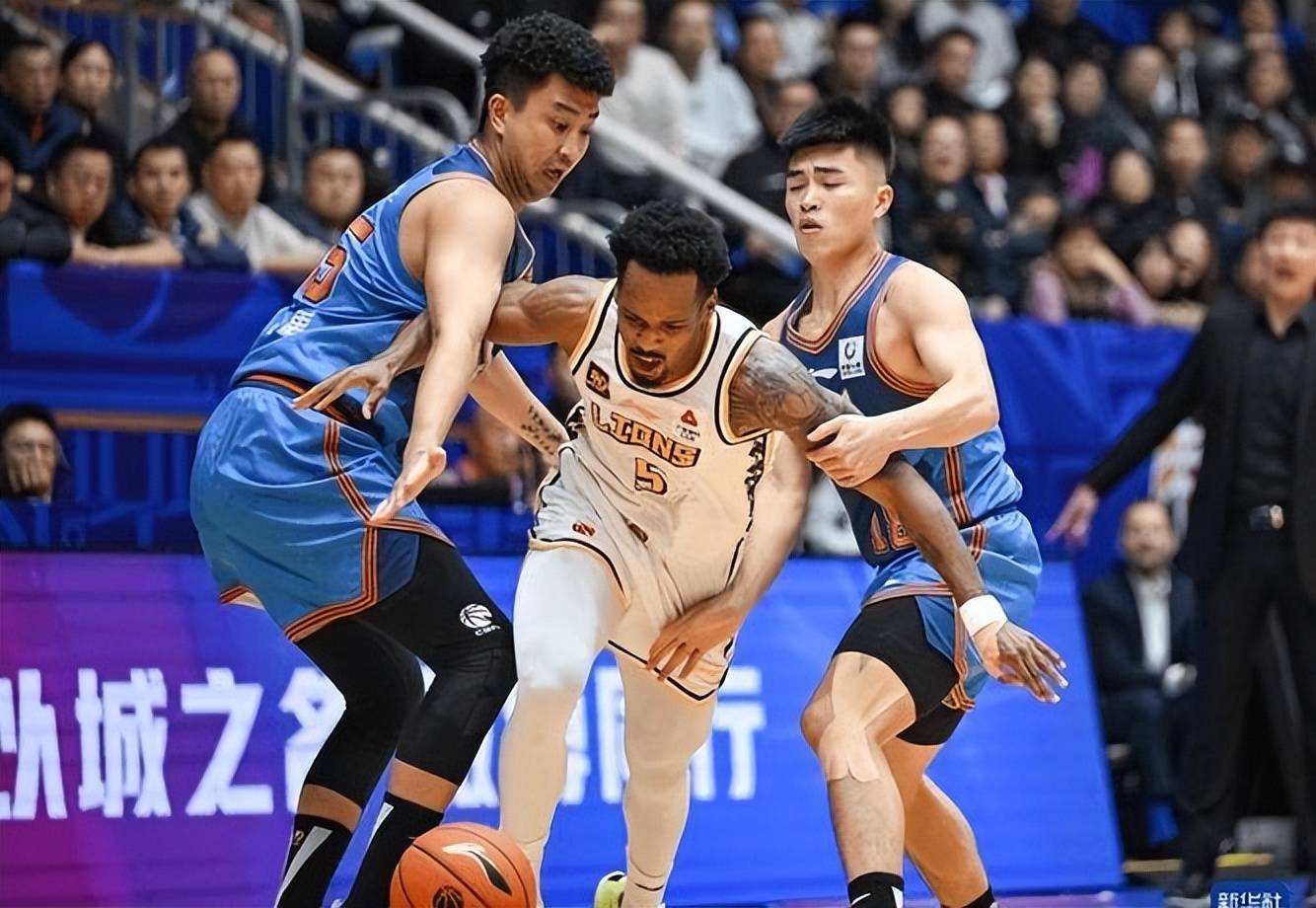 关于全员出击奋力拼搏，球队摒弃怯弱迎战强敌的信息
