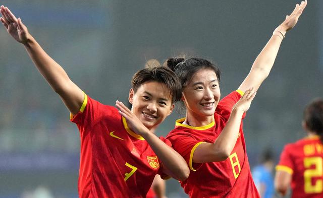 中国女足备战越战越勇，铁肩担道义的简单介绍